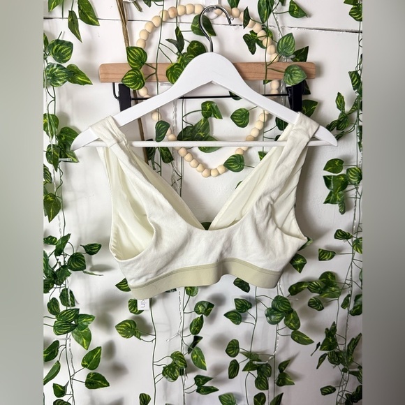 Nueskin Solid Pattern Bra - Picture 3 of 7